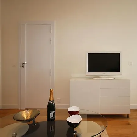 Apartment Beaumarchais Paris